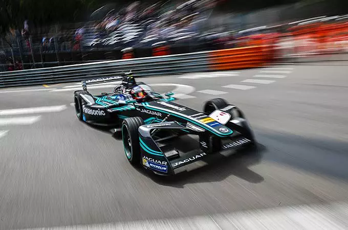 JAGUAR RACING TRAVEL