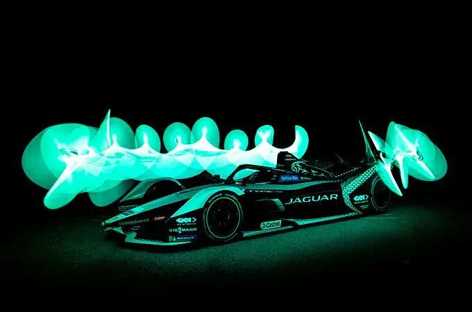 NIGHT FEVER: JAGUAR RACING READY FOR SEASON SEVEN OF FORMULA E UNDER THE LIGHTS IN SAUDI ARABIA