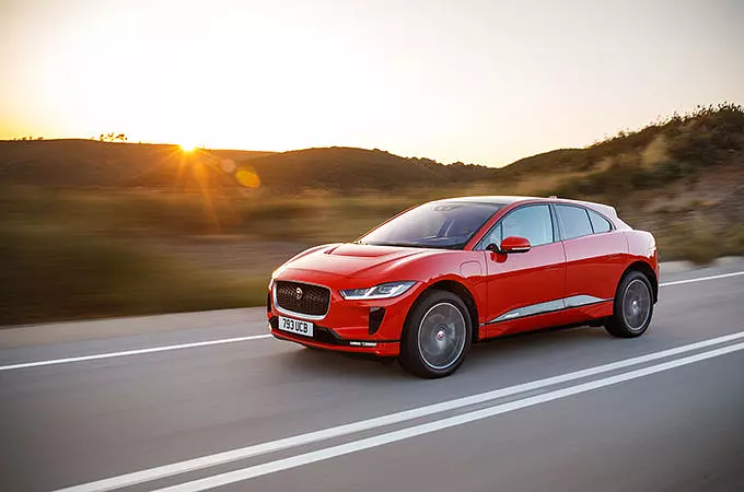 Jaguar I-PACE liderem sprzedaży  wśród elektrycznych SUV-ów w Polsce  