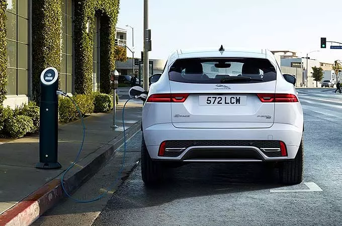 E-PACE CHARGING SPEEDS IN PUBLIC