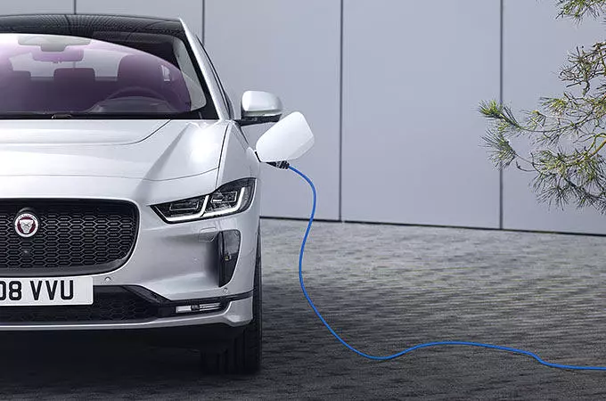 I-PACE PUBLIC CHARGING