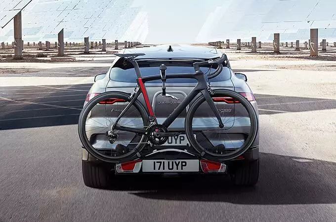 i-pace y bicicleta