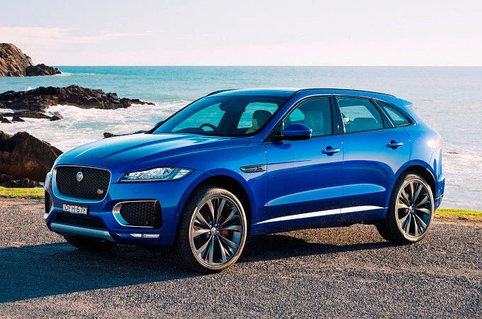 JAGUAR LAND ROVER 夏季精選禮遇 | JAGUAR F‑PACE HIGH 5 快意擁豹限量升級 5 年原廠保固 | 8 月份全台展示中心原廠精品與配件限時優惠迎賓