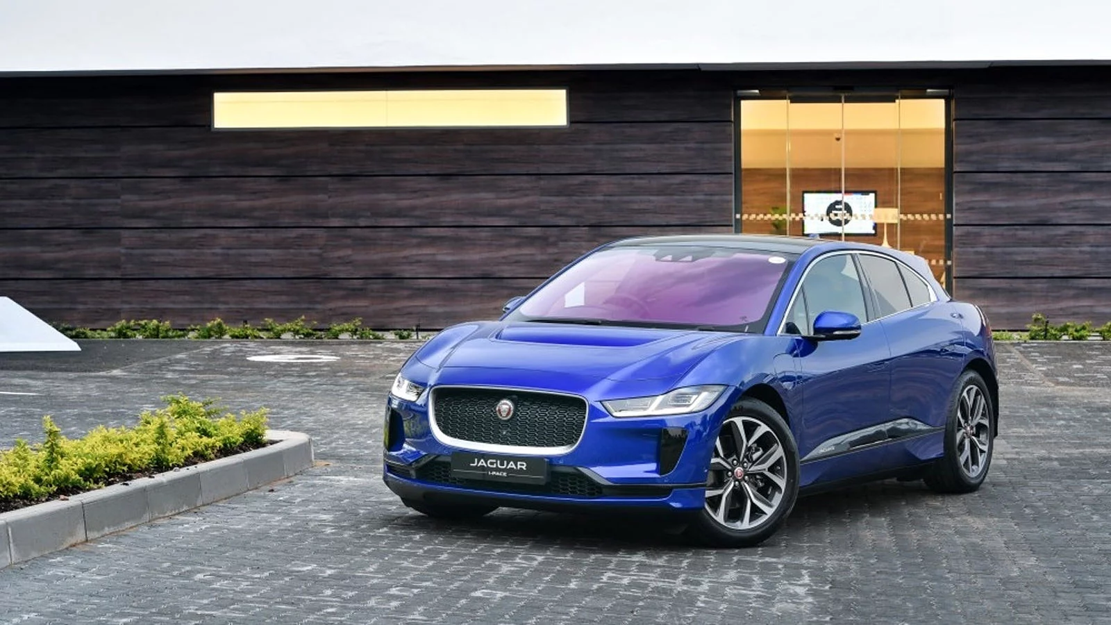 All-new Jaguar I-PACE ready to electrify Mauritius1