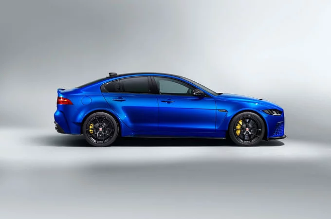 НОВА МОДИФІКАЦІЯ TOURING ДЛЯ НАЙШВИДШОГО У СВІТІ СЕРІЙНОГО СЕДАНА JAGUAR XE SV PROJECT 8