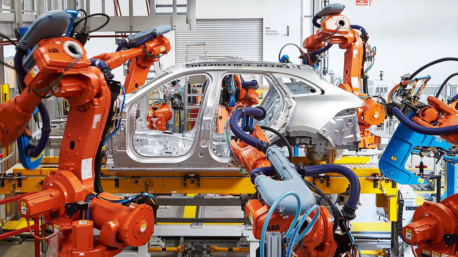 <h1>JAGUAR <br>索利赫爾工廠之旅</h1>