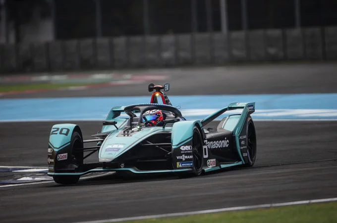 ГОНЩИК ІЗ КОМАНДИ PANASONIC JAGUAR RACING МІТЧ ЕВАНС ЛІДИРУЄ У FORMULA Е ПІСЛЯ ПЕРЕМОГИ НА E-PRIX У МЕХІКО