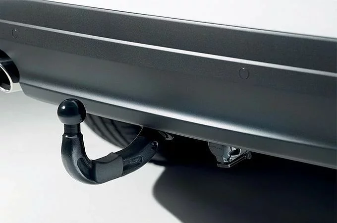 ELECTRICALLY DEPLOYABLE TOW BAR