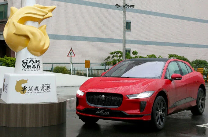 JAGUAR I-PACE 純電跑車型 SUV 榮獲 2021 車訊風雲獎「最佳進口豪華中型 SUV 」肯定