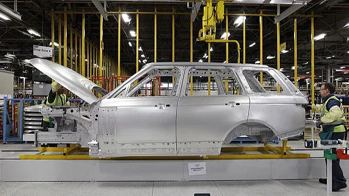 O PRIMEIRO SUV INTEGRALMENTE EM ALUMÍNIO