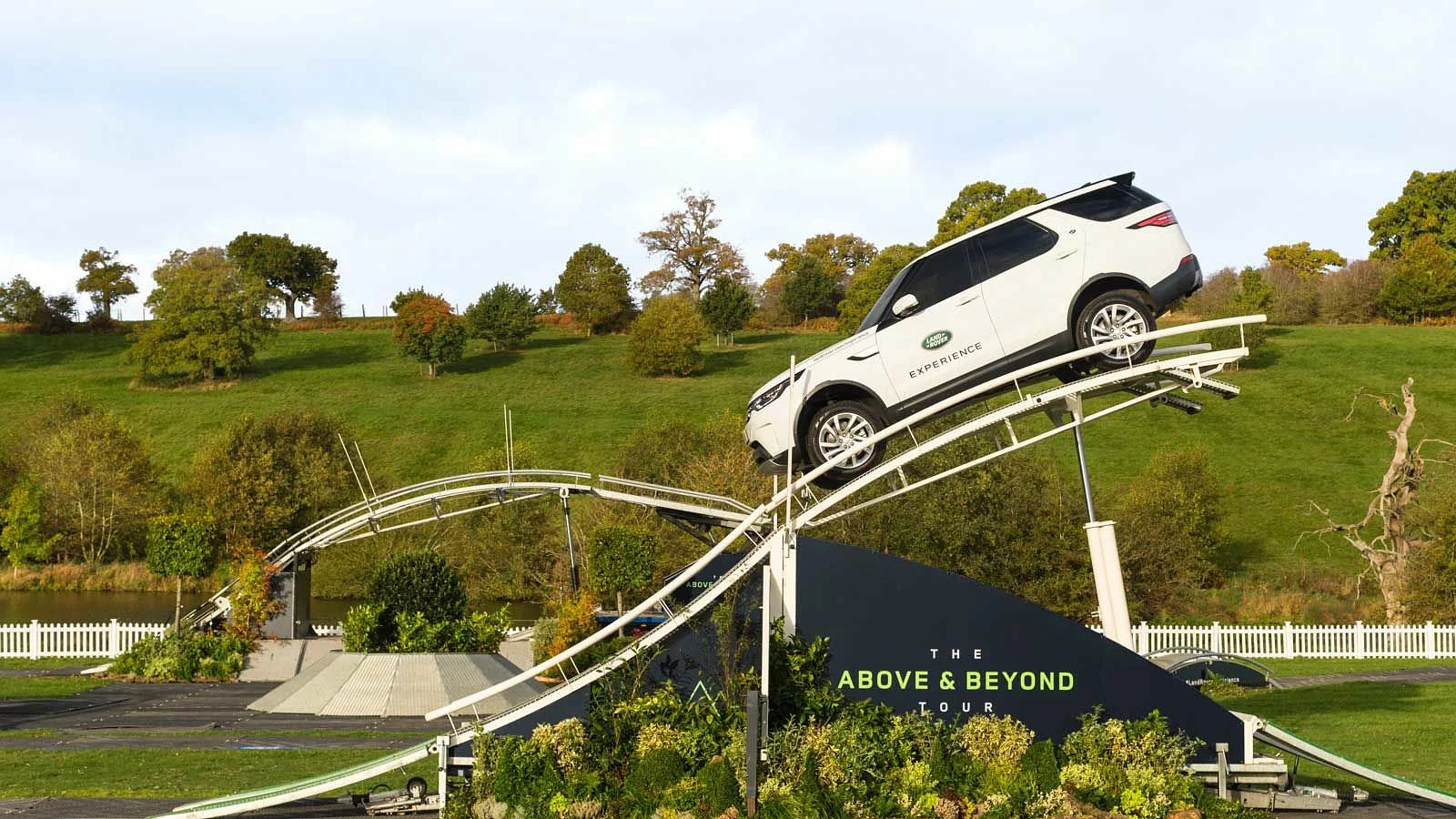 LAND ROVER EXPERIENCE TOUR