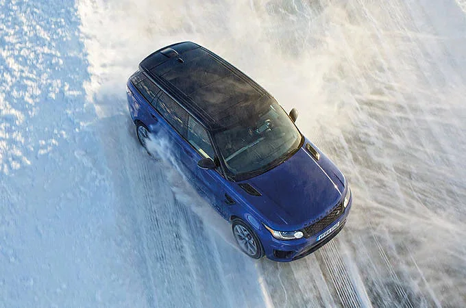 برنامج القيادة على الجليد المتقدم