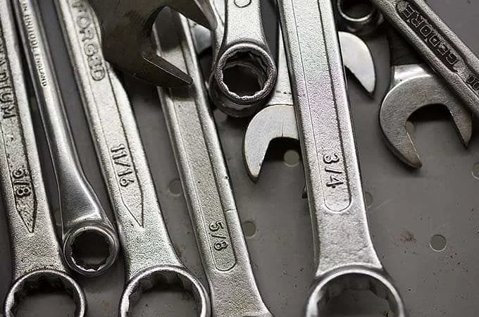 SERVICE SI REPARATII