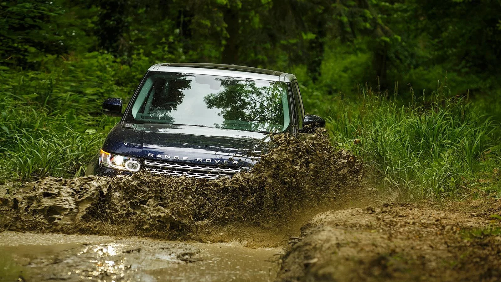 1. EASTNOR CASTLE ΚΑΙ LAND ROVER EXPERIENCE