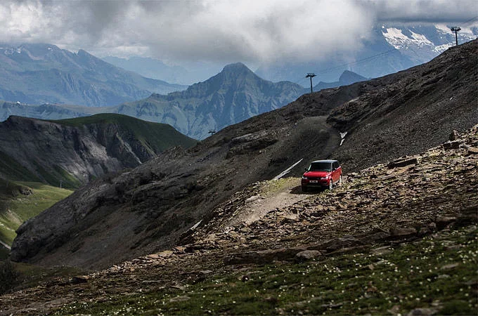 RANGE ROVER SPORT DOWNHILL CHALLENGE