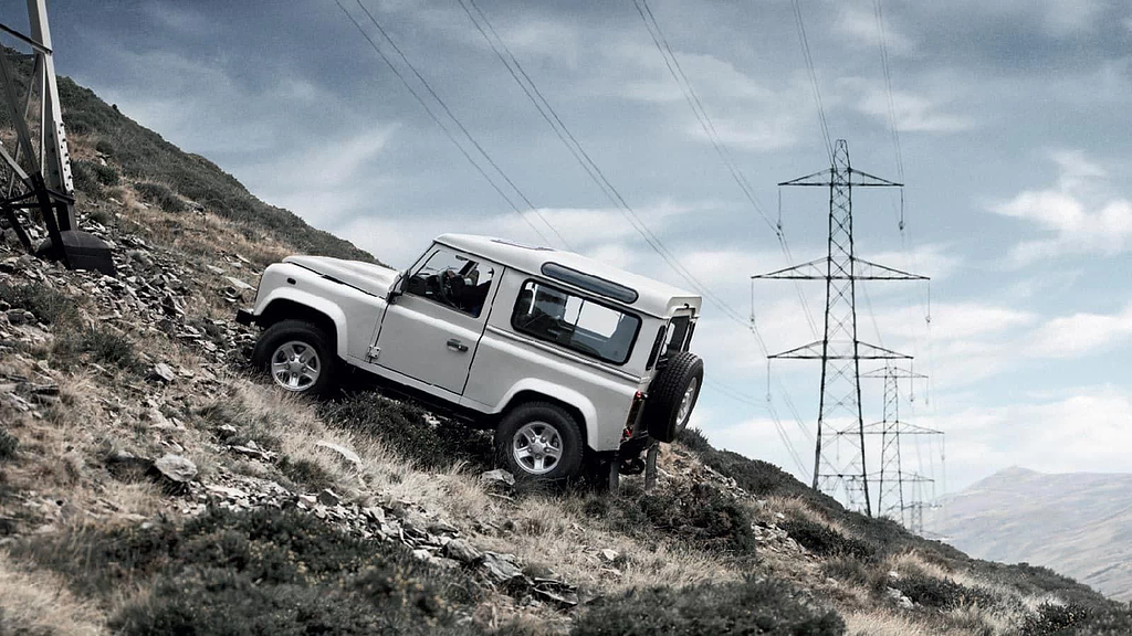 How To Drive Safely On Rocks β Off-Road 4x4 | Land Rover Malaysia