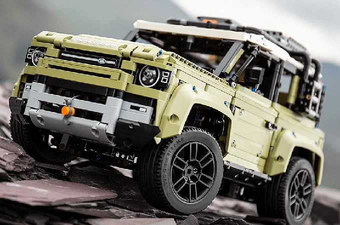 LAND ROVER, YENİ DEFENDER’IN DÜNYA PRÖMİYERİNDE MUSTO VE LEGO ORTAKLIĞINI DUYURDU