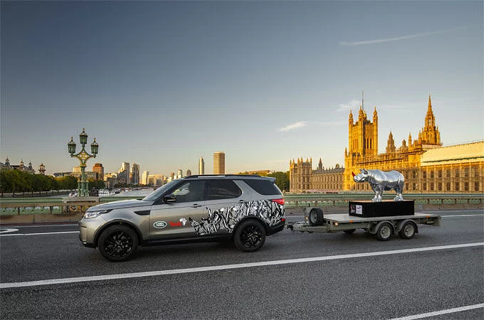 LAND ROVER COLABORA EN LA PROTECCIÓN DE LOS RINOCERONTES