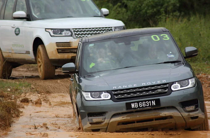 LAND ROVER TACKLES THE OFF-ROAD TRACKS IN SEPANG