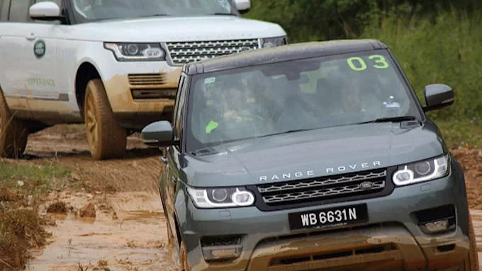 LAND ROVER TACKLES THE OFF-ROAD TRACKS IN SEPANG