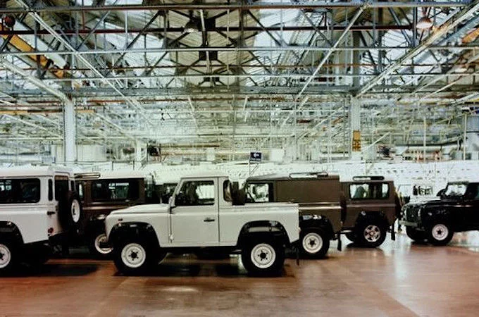 CELEBRATING THE LEGEND: LAST OF CURRENT LAND ROVER DEFENDERS BUILT IN SOLIHULL