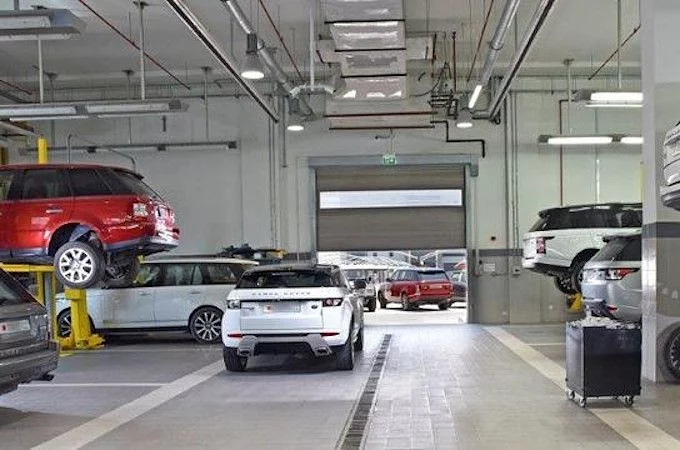 شركة السيارات الأوروبية تمنح ملاك سيارات جاكوار و لاند روﭭر أفضل خدمة لمركباتهم بمركز الصيانة في معرض الشركة