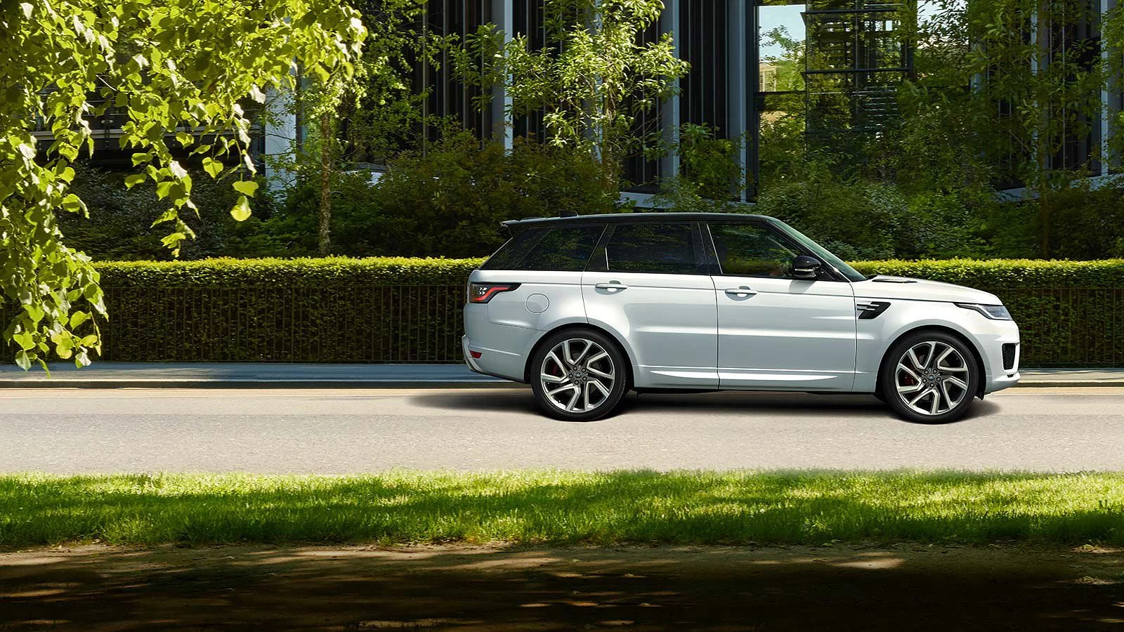 LAND ROVER PLUG-IN HYBRID