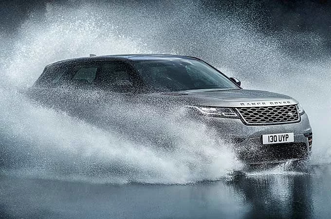 Range Rover Velar Water Splash