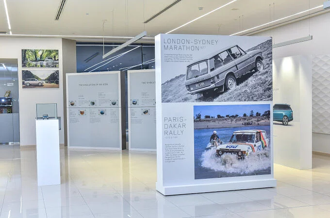 "السيارات الأوروبية" تستعرض التاريخ والأرث المميز لجاكوار ولاندروفر في صالة عرض جاكوار ولاندروفر