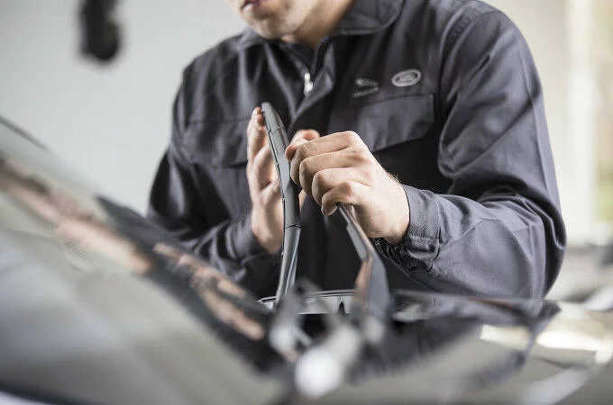 SZERVIZ SZOLGÁLTATÁS