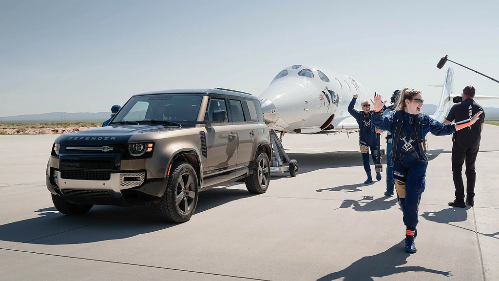 Virgin galactic’s first fully crewed space flight | Land Rover Hong Kong
