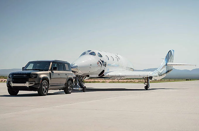 DAHA DA İLERİ: LAND ROVER, VIRGIN GALACTIC’İN İLK TAM MÜRETTEBATLI UZAY UÇUŞUNU DESTEKLEDİ