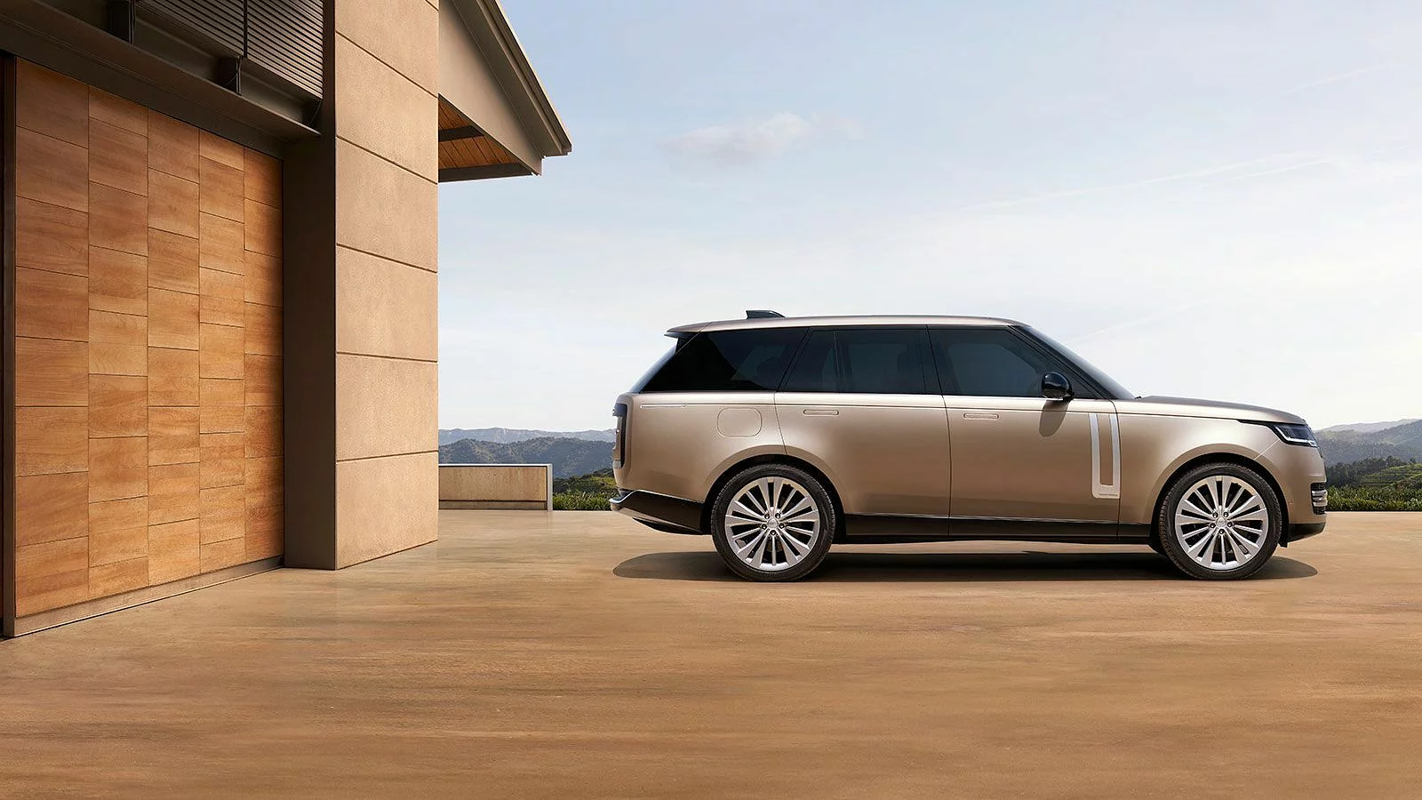 <span style="font-size:1.25rem">RANGE ROVER</span><br>SPECIFICATION