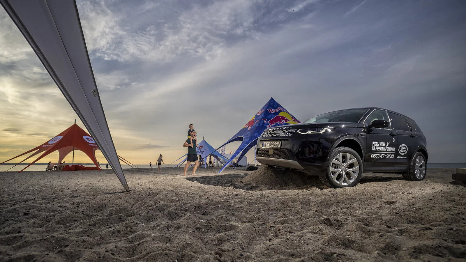 KITESURFERZY POMOGLI OCZYŚCIĆ BAŁTYK