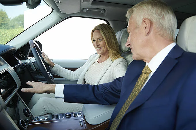 ZASIĄDŹ ZA KIEROWNICĄ