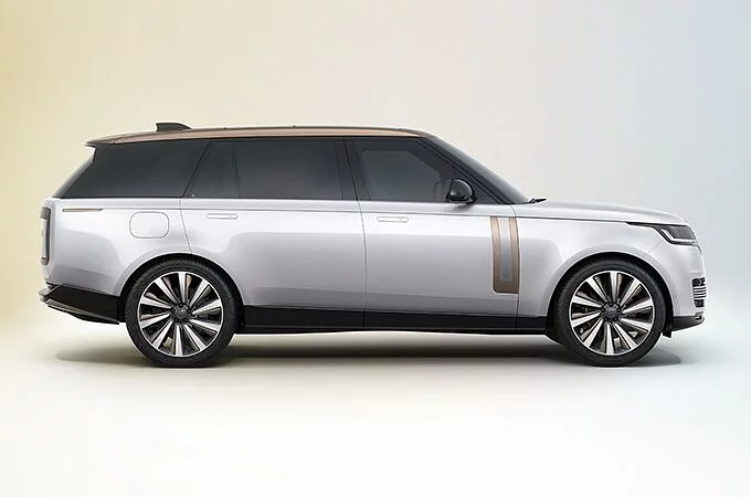 NOWY RANGE ROVER SV