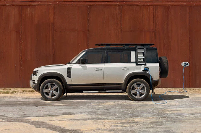 DEFENDER PHEV

