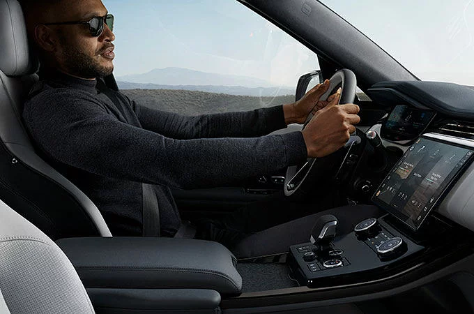 Range Rover Sport zdjęcie wnętrza z przodu