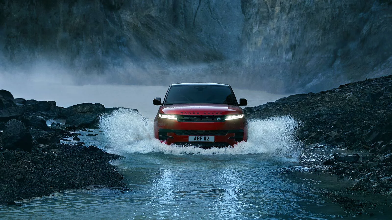 EXPERIENCE THE NEW RANGE ROVER SPORT.