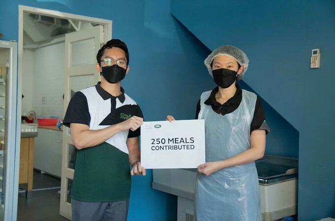 JAGUAR BRUNEI DONATES 250 MEALS TO FAMILIES