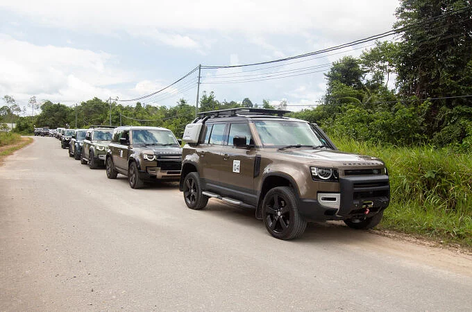 LAND ROVER HOLDS DEFENDER CHARITY DRIVE TO BENUTAN, TUTONG