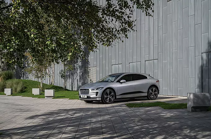Luksusautode uus standard: Jaguar Land Rover seadis endale uued jätkusuutlikkuse eesmärgid