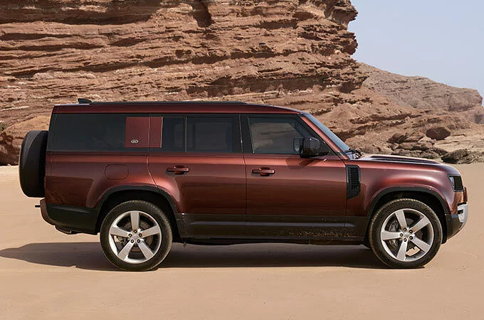 Wysoki SUV o doskonałych właściwościach terenowych