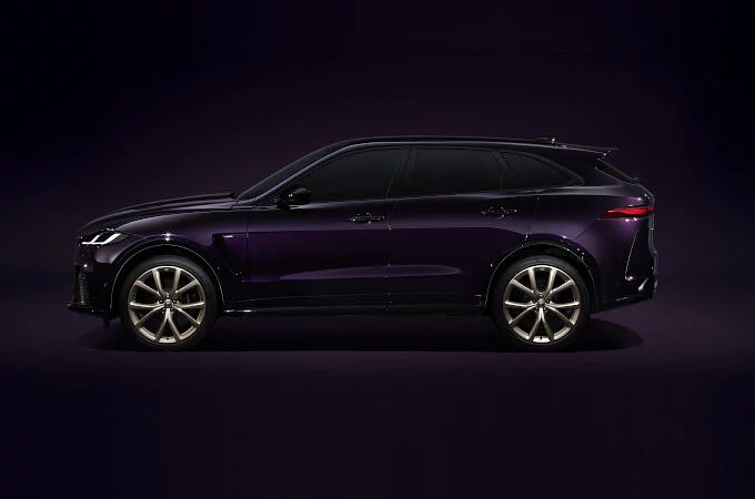 SV BESPOKE EDITION 1988: A JAGUAR MOTORSPORT-SIKEREI IHLETTÉK AZ F-PACE SVR LIMITÁLT KIADÁSÁT