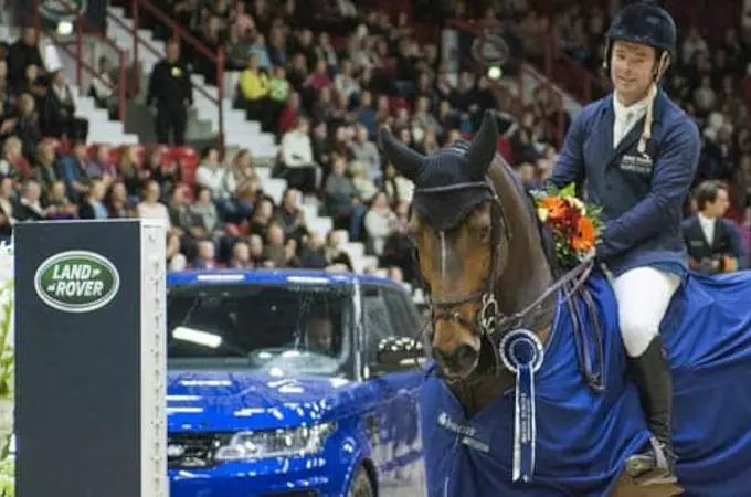 ROBERT WHITAKER LAND ROVER GRAND PRIX -VOITTOON HELSINKI INTERNATIONAL HORSE SHOW’SSA