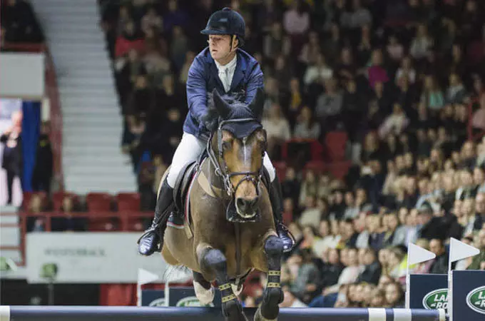 ROBERT WHITAKER LAND ROVER GRAND PRIX -VOITTOON HELSINKI INTERNATIONAL HORSE SHOW’SSA