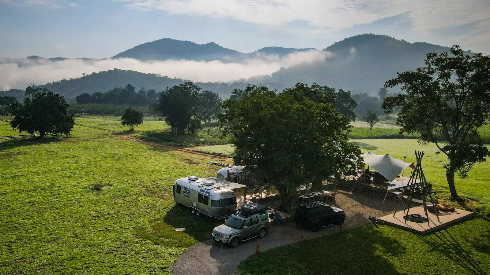 DEFENDER GLAMPING EXPERIENCE