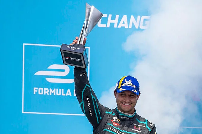 EVANS AND BIRD SOAR TO PODIUM AND POINTS IN NEW YORK CITY FOR JAGUAR TCS RACING
