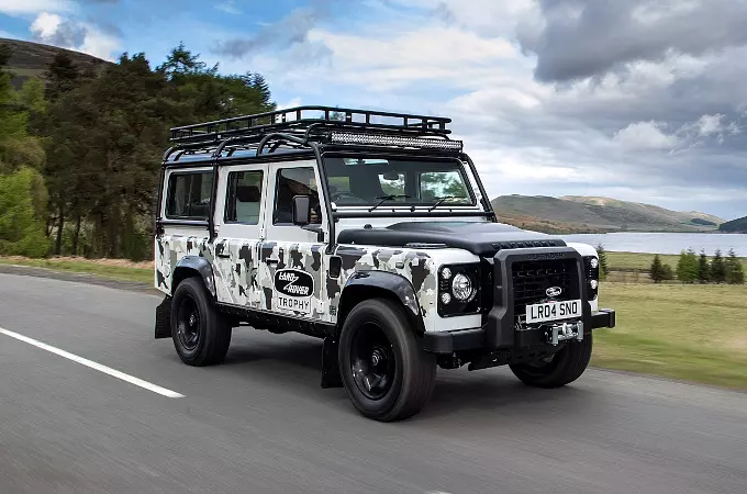 LAND ROVER CLASSIC REVEALS LIMITED EDITION EXPEDITION INSPIRED CLASSIC DEFENDER WORKS V8 TROPHY II
