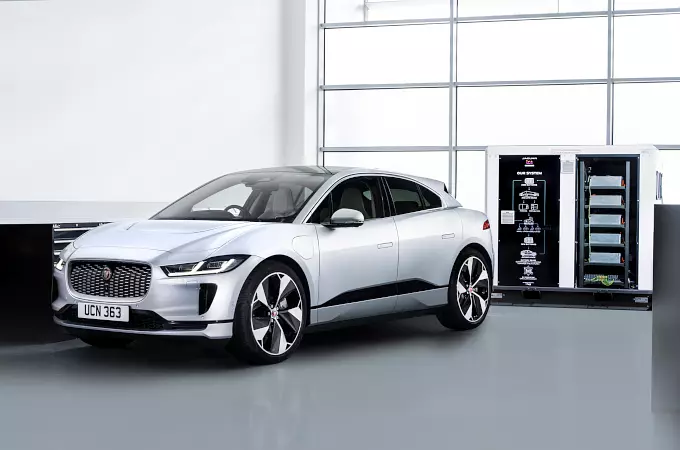 „JAGUAR LAND ROVER“ ELEKTROMOBILIO „I-PACE“ BATERIJOMS SUTEIKIA ANTRĄ GYVENIMĄ

